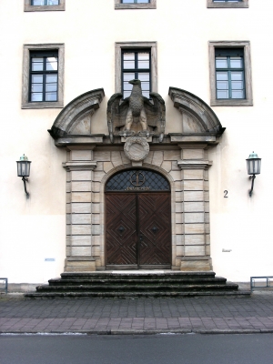 Eingang ins Amtsgericht von Erlangen