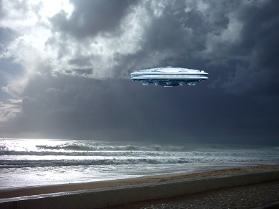 UFO über dem Meer