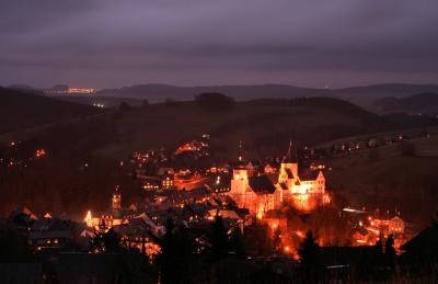 Weihnachtliches Schwarzenberg in blauer Stunde