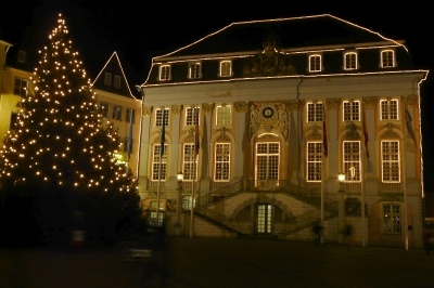 Weihnachtsbeleuchtung am Bonner Rathaus