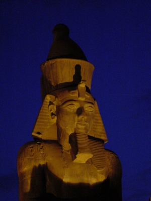 Luxor bei Nacht 7
