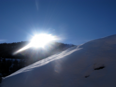 Die Sonne ist über dem Berg 2