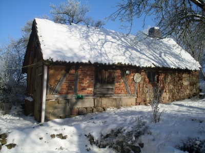Backhaus-im-Schnee