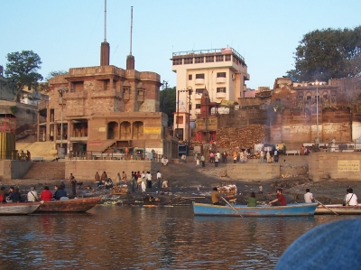 Verbrennung der Toten am Ganges