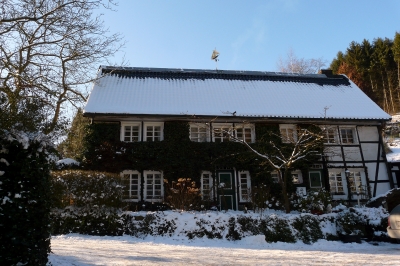Bergisches Fachwerkhaus im Winter