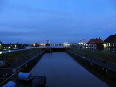 Schleuse in den Emdener Hafen