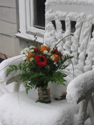 Blumenstrauß im Schnee
