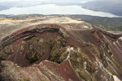 Blick in den Karawera Krater
