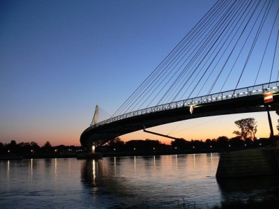 schwungvolle Brücke