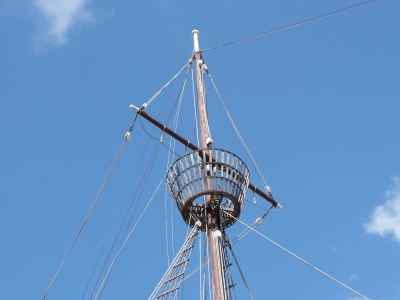 Alter Mastkorb von einem Segelschiff auf La Palma
