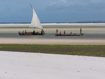 AmStrand bei Daressalam (Tansania)