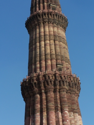 Qutb Minar (Minarett ca. 13. Jh Delhi)