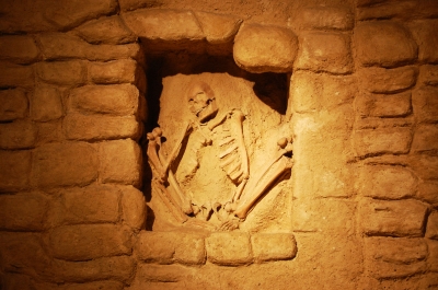 Skelett in der Wand