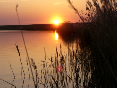 Die Sonne geht unter in Greetsiel