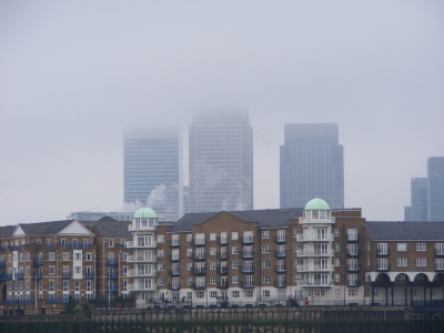 Canary Wharf - halb im Nebel
