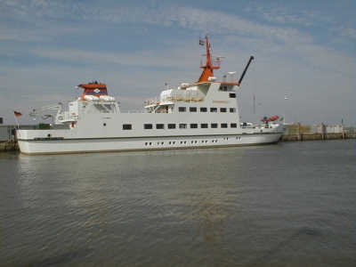 Schiff im Hafen