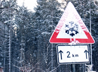 Vorsicht Schneeglätte auf 2 km