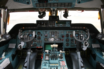 Cockpit einer Antonov