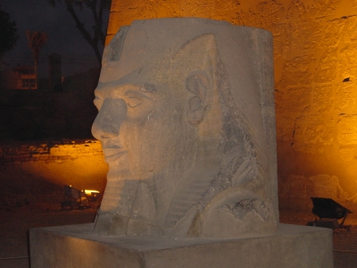 Am Luxor-Tempel (Ägypten)