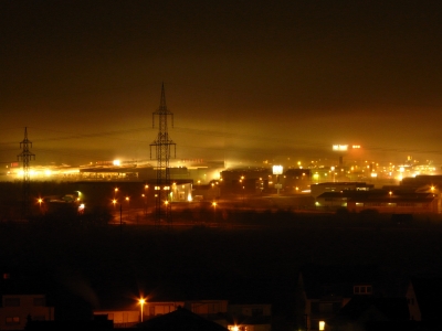 Gewerbegebiet Mülheim-Kärlich bei Nacht und Nebel