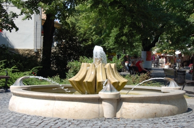 Ein Brunnen in Heviz Ungarn
