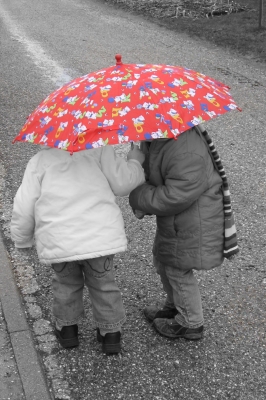 Tuscheln unterm Regenschirm