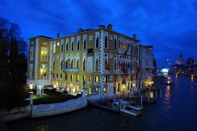 Venedig am Abend:  Palazzo Cavalli Franchetti