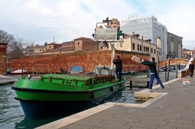 Venedig : Alles muss auf Booten transportiert werden #2