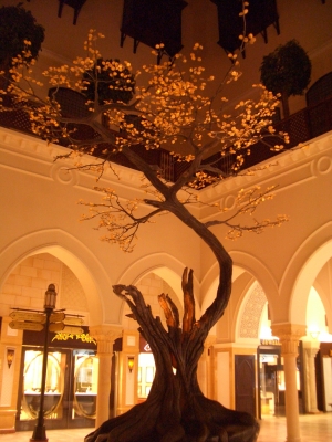 Baum mit Goldblätter in Gold Souk