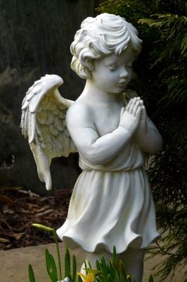 betendes Engelchen