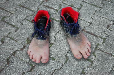 Füße in Schuhen