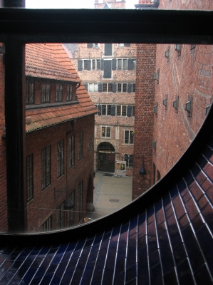 Blick aus dem Fenster im Haus Atlantis in Bremen in der Böttcherstrasse