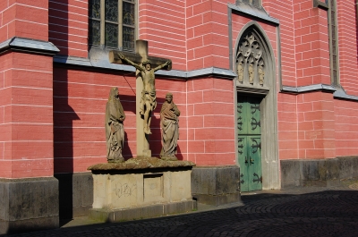 Seiteneingang Propsteikirche St. Mariae Geburt zu Kempen am Niederrhein