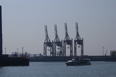 Containerterminal im Hamburger Hafen 2
