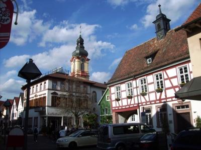 Historisches Rathaus, Kaffeehaus und Kirche in Schriesheim