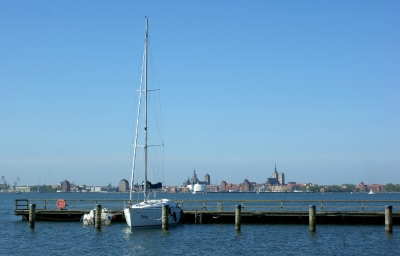 Stralsund mit Segelboot