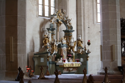 Katholischer Seitenaltar im Dom zu Bautzen