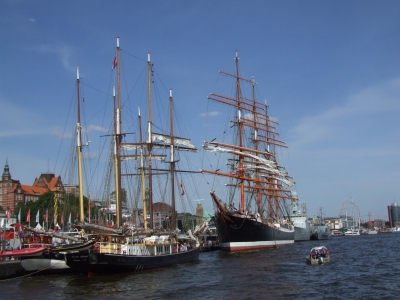 Große Segler beim Hafengeburtstag Hamburg