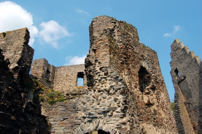 Burgruine Löwenburg zu Monreal in der Eifel