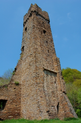 Burgturm der Philipsburg zu Monreal in der Eifel