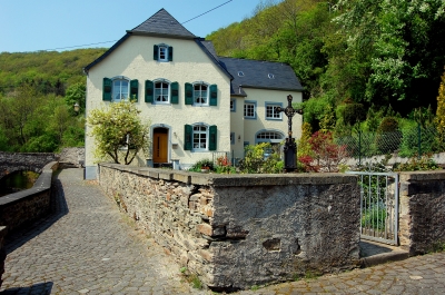 Das Pfarrhaus zu Monreal in der Eifel