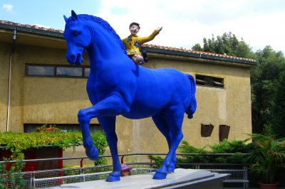 Pinocchio auf dem blauen Pferd
