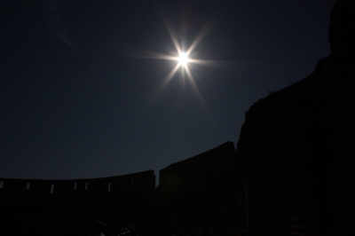 Sonne im Colosseum