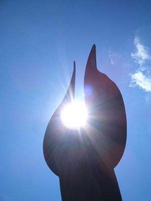 Skulptur mit Sonnenschein