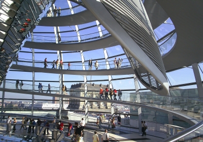 Emsiges Treiben im Reichstag Berlin