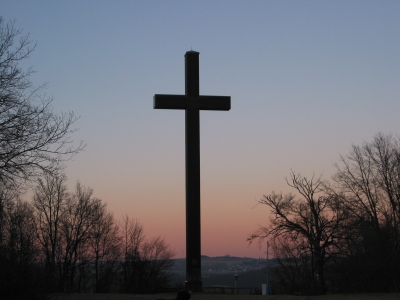 Kreuz beim Sonnenuntergang