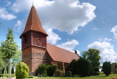 St. Nikolai-Kirche in Altefähr (2)