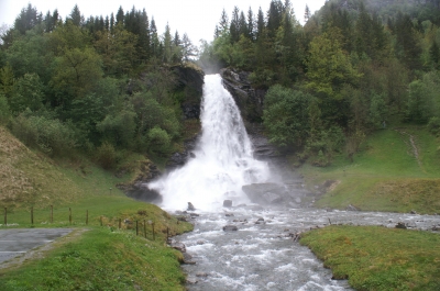 Steindalsfossen-Wasserfall