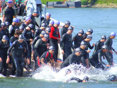 Triathlon Schwimmstart - jetzt geht´s los Triathlon Schwimmstart - jetzt geht´s los