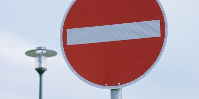 Durchfahrt-verboten-Schild